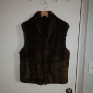 Faux fur vest with satin lining Reversible style